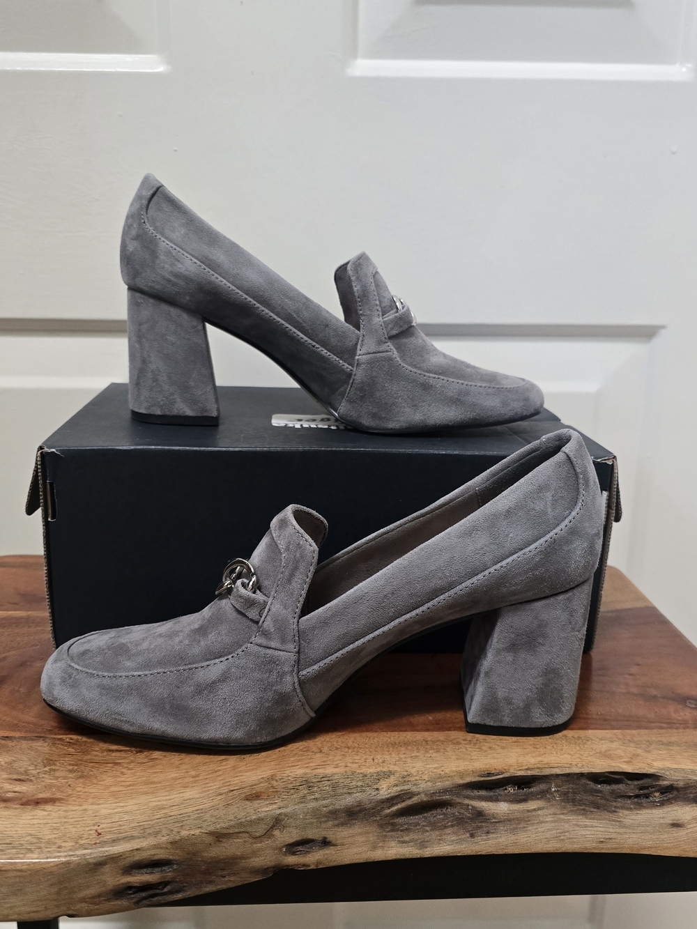 Bella-Vita Grey Suede Chain Loafers Heels Size 8.5 - Picture 7 of 14